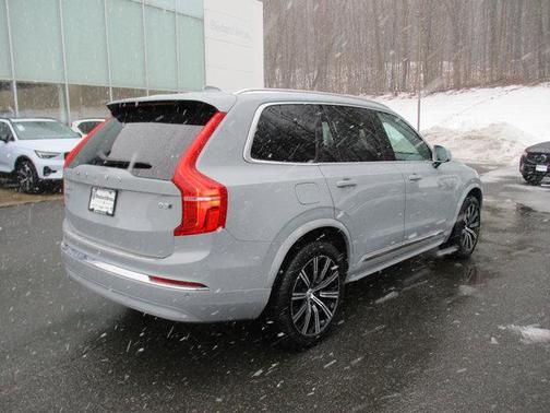 2025 Volvo XC90 B5 Core