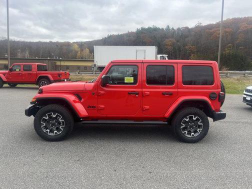 2025 Jeep Wrangler 4-Door Sahara 4x4