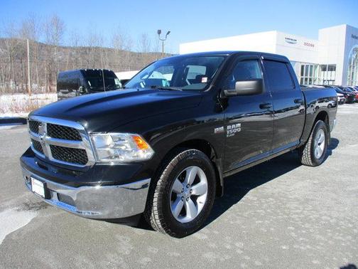 2019 RAM 1500 SLT
