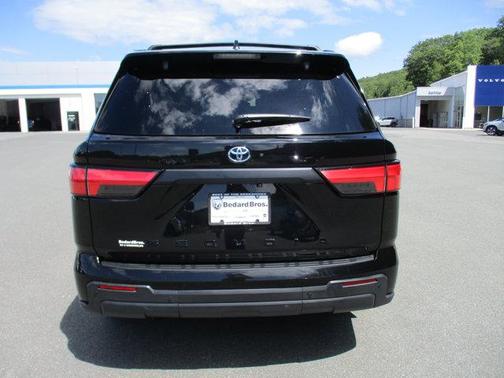 2024 Toyota Sequoia SR5