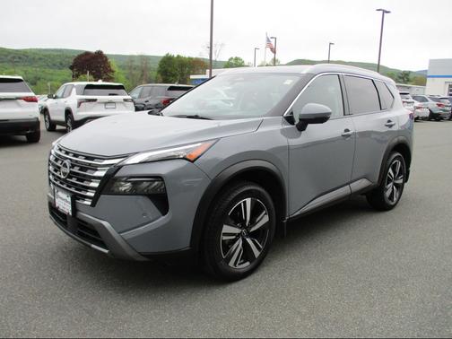 Boulder Gray Pearl 2025 Nissan Rogue SL
