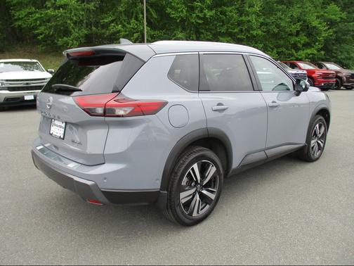 Boulder Gray Pearl 2025 Nissan Rogue SL