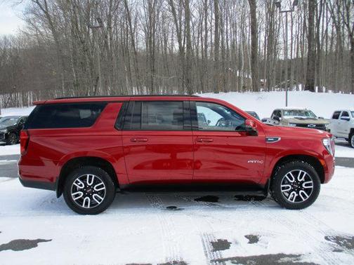 2023 GMC Yukon XL 4WD AT4