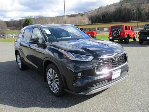 2022 Toyota Highlander Platinum