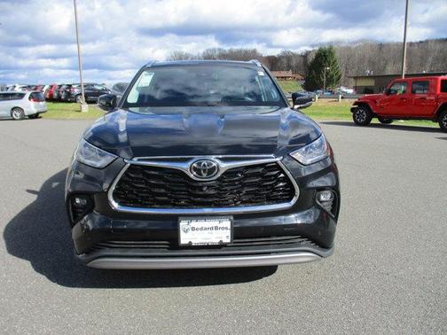 2022 Toyota Highlander Platinum