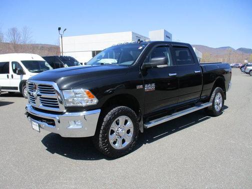 2017 RAM 2500 Big Horn Crew Cab 4x4 6'4' Box