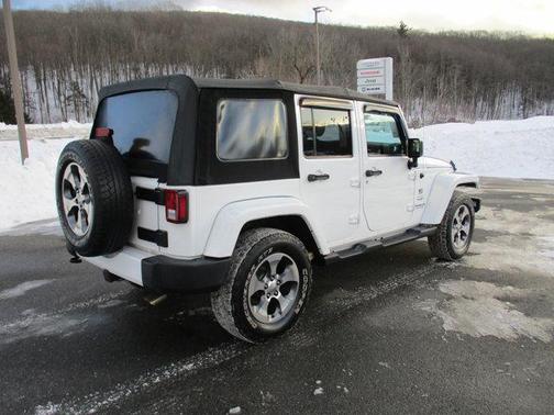 2016 Jeep Wrangler Unlimited Sahara