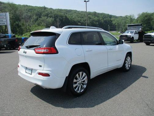 2017 Jeep Cherokee Overland