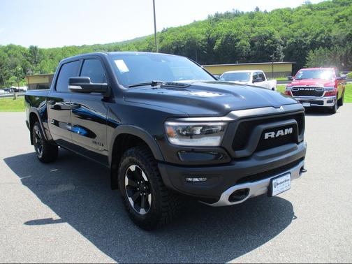 Diamond Black Crystal Pearlcoat 2021 RAM 1500 Rebel