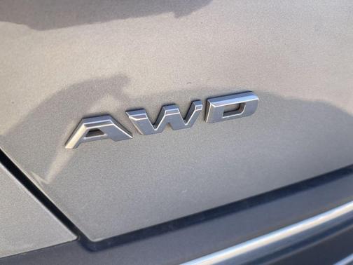 Argent Silver Metallic 2024 Cadillac XT5 Premium Luxury