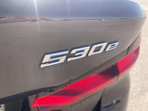 Dark Graphite Metallic 2023 BMW 530e Base