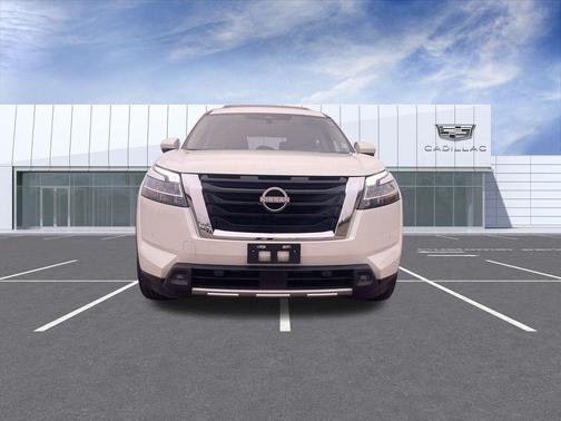 2023 Nissan Pathfinder SL 4WD