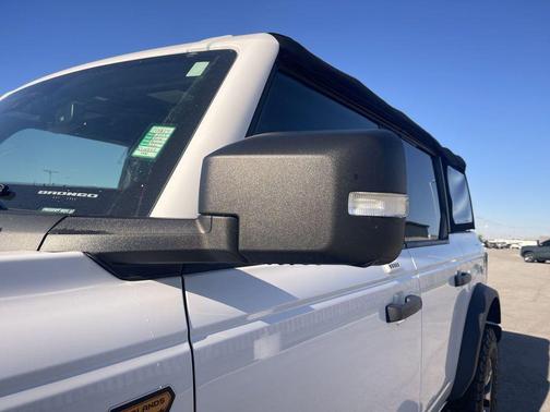 OXFORD WHITE 2023 Ford Bronco Badlands