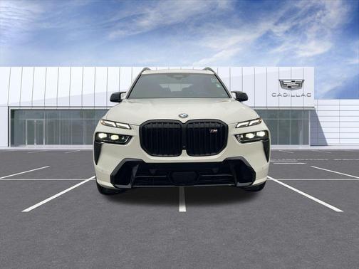 2023 BMW X7 M60i