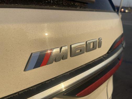 2023 BMW X7 M60i