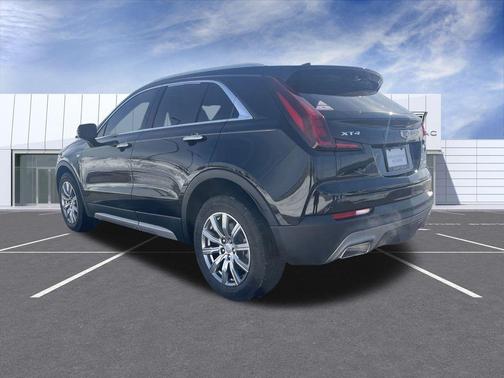 2022 Cadillac XT4 Premium Luxury