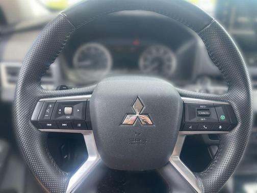 Graphite Gray Metallic/Black Roof 2025 Mitsubishi Outlander SE S-AWC