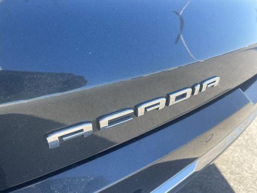 2020 GMC Acadia Denali