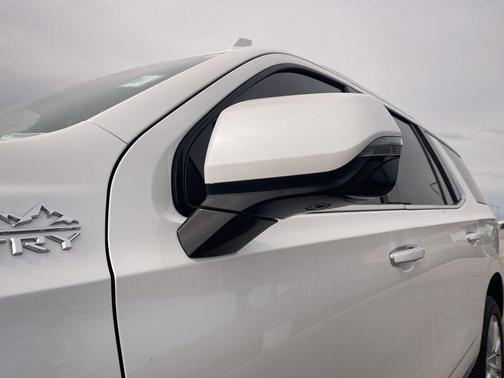 Iridescent Pearl Tricoat 2021 Chevrolet Tahoe 4WD High Country