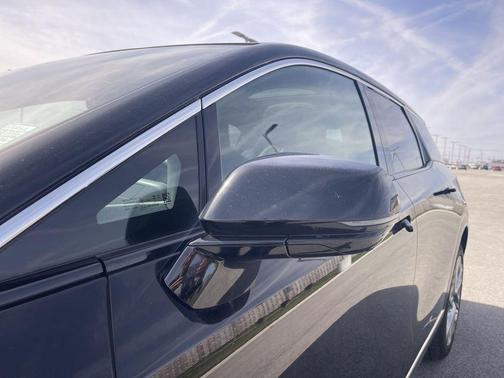 2025 Cadillac OPTIQ Luxury 2 AWD