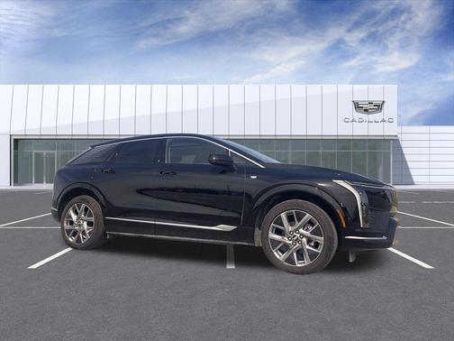 2025 Cadillac OPTIQ Luxury 2 AWD