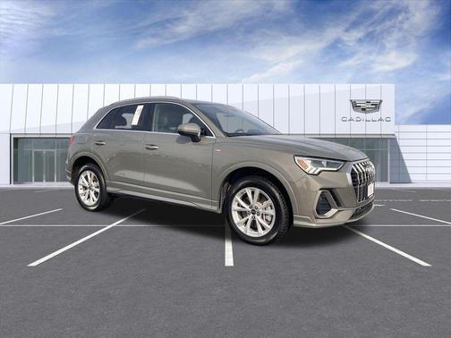 2025 Audi Q3 Premium 45 TFSI S line quattro Tiptronic