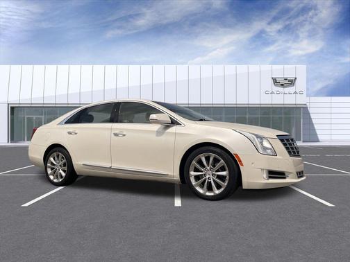 White Diamond Tricoat 2014 Cadillac XTS Luxury
