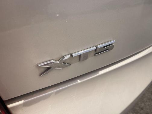 White Diamond Tricoat 2014 Cadillac XTS Luxury