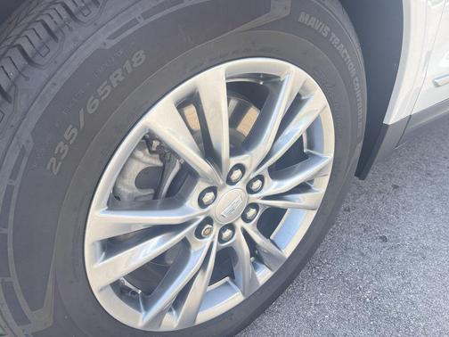 2022 Cadillac XT5 Premium Luxury
