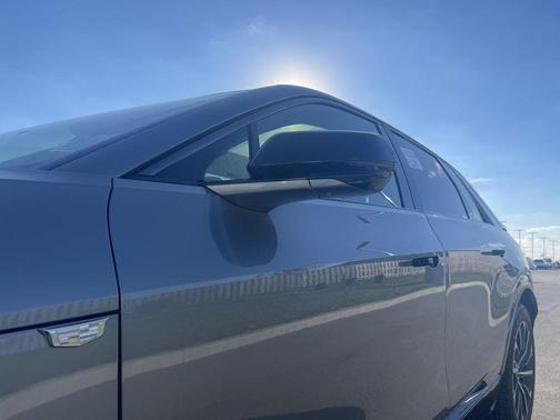 2024 Cadillac LYRIQ Sport