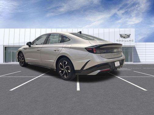 Aero Silver 2024 Hyundai SONATA SEL