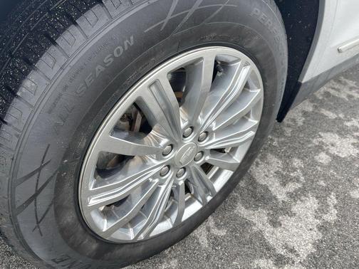 2017 Cadillac XT5 Base