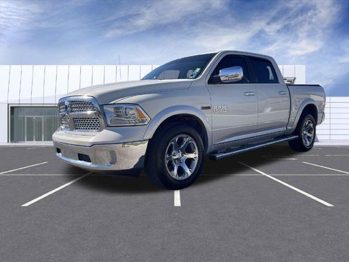 Pearl White 2018 RAM 1500 Laramie
