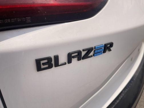 Summit White 2024 Chevrolet Blazer EV eAWD RS