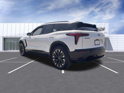 Summit White 2024 Chevrolet Blazer EV eAWD RS