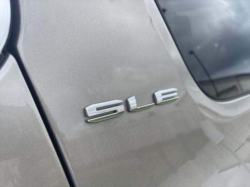 2022 GMC Acadia FWD SLE