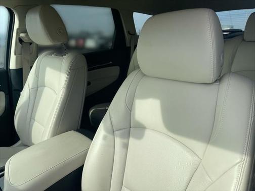 2022 Buick Enclave AWD Essence