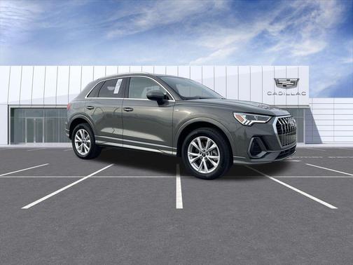 2025 Audi Q3 Premium 45 TFSI S line quattro Tiptronic