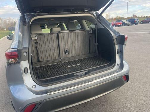 2022 Toyota Highlander Limited