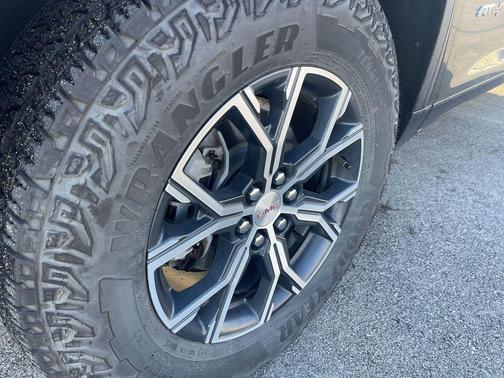 2024 GMC Acadia AWD AT4
