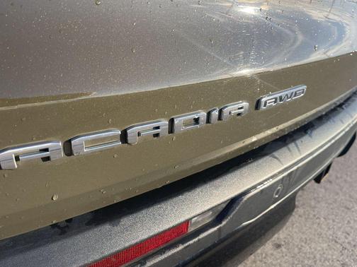2024 GMC Acadia AWD AT4