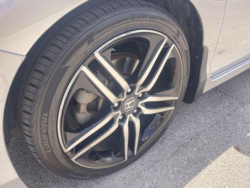 Lunar Silver Metallic 2017 Honda Accord Sport