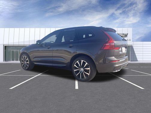 2025 Volvo XC60 B5 Plus