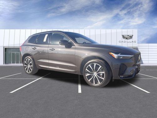 2025 Volvo XC60 B5 Plus