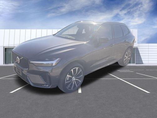 2025 Volvo XC60 B5 Plus