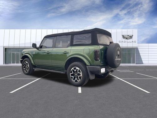 ERUPTION GREEN METALLIC 2022 Ford Bronco Outer Banks