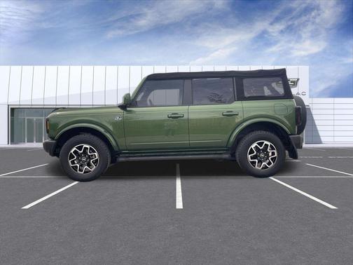 ERUPTION GREEN METALLIC 2022 Ford Bronco Outer Banks