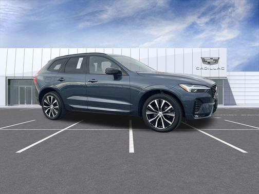 2024 Volvo XC60 B5 Plus Dark Theme