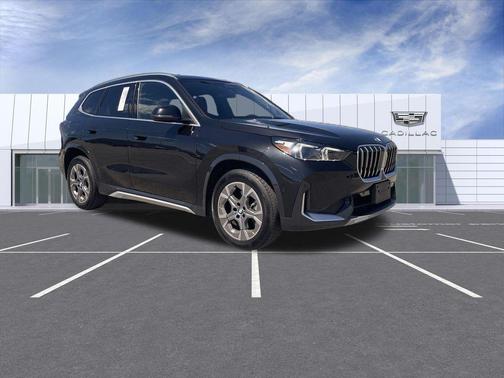 Black Sapphire Metallic 2025 BMW X1 xDrive28i