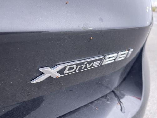 Black Sapphire Metallic 2025 BMW X1 xDrive28i